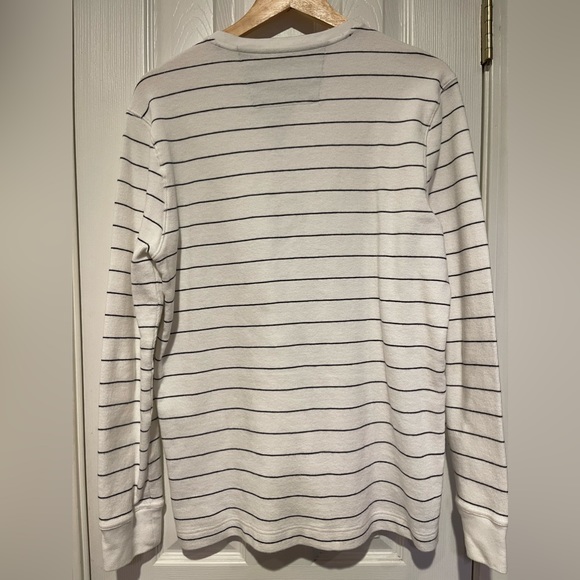 Banana Republic Men’s Waffle Henley - Picture 2 of 4